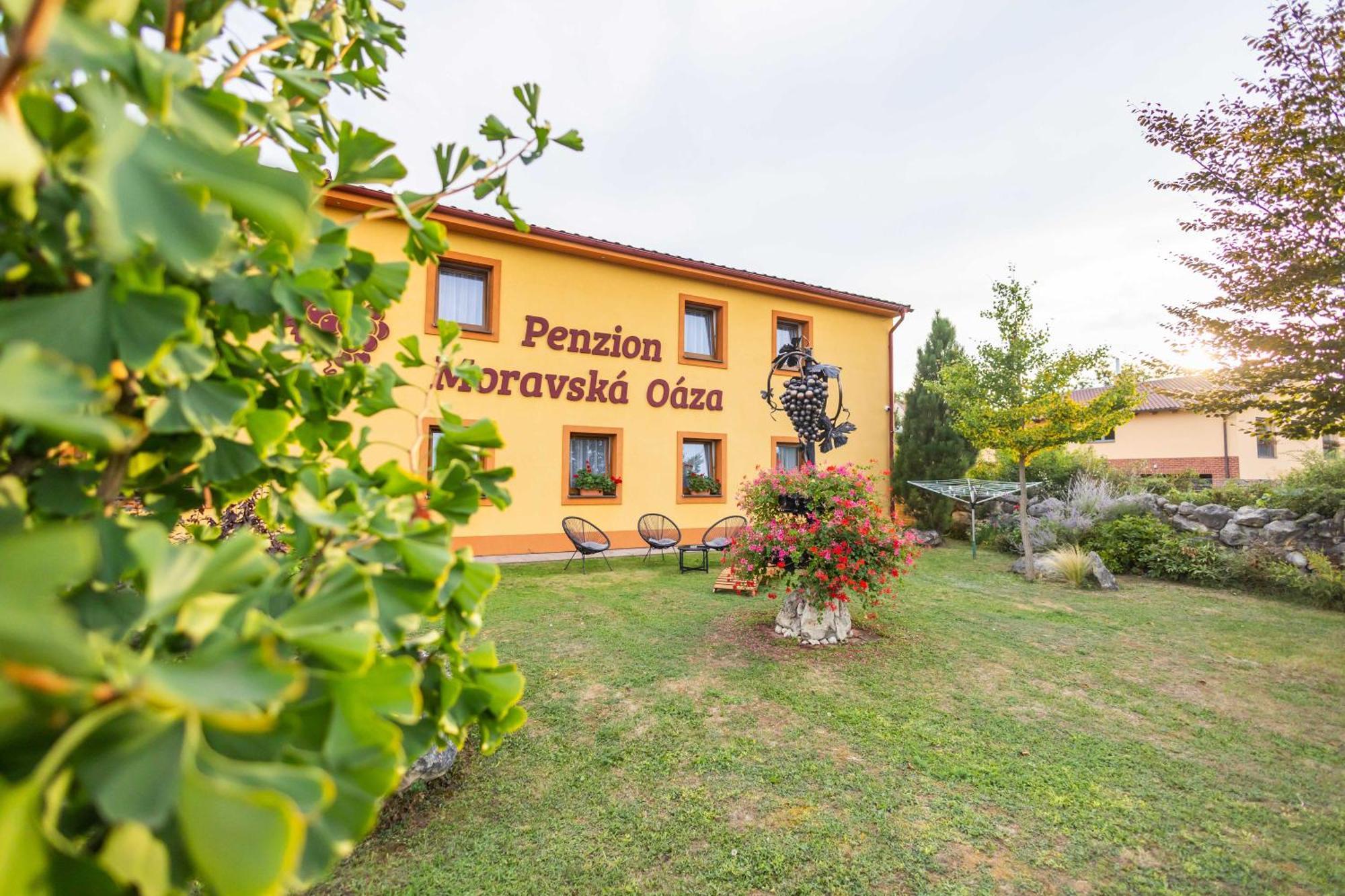 Penzion Moravská oáza Valtice Exterior foto